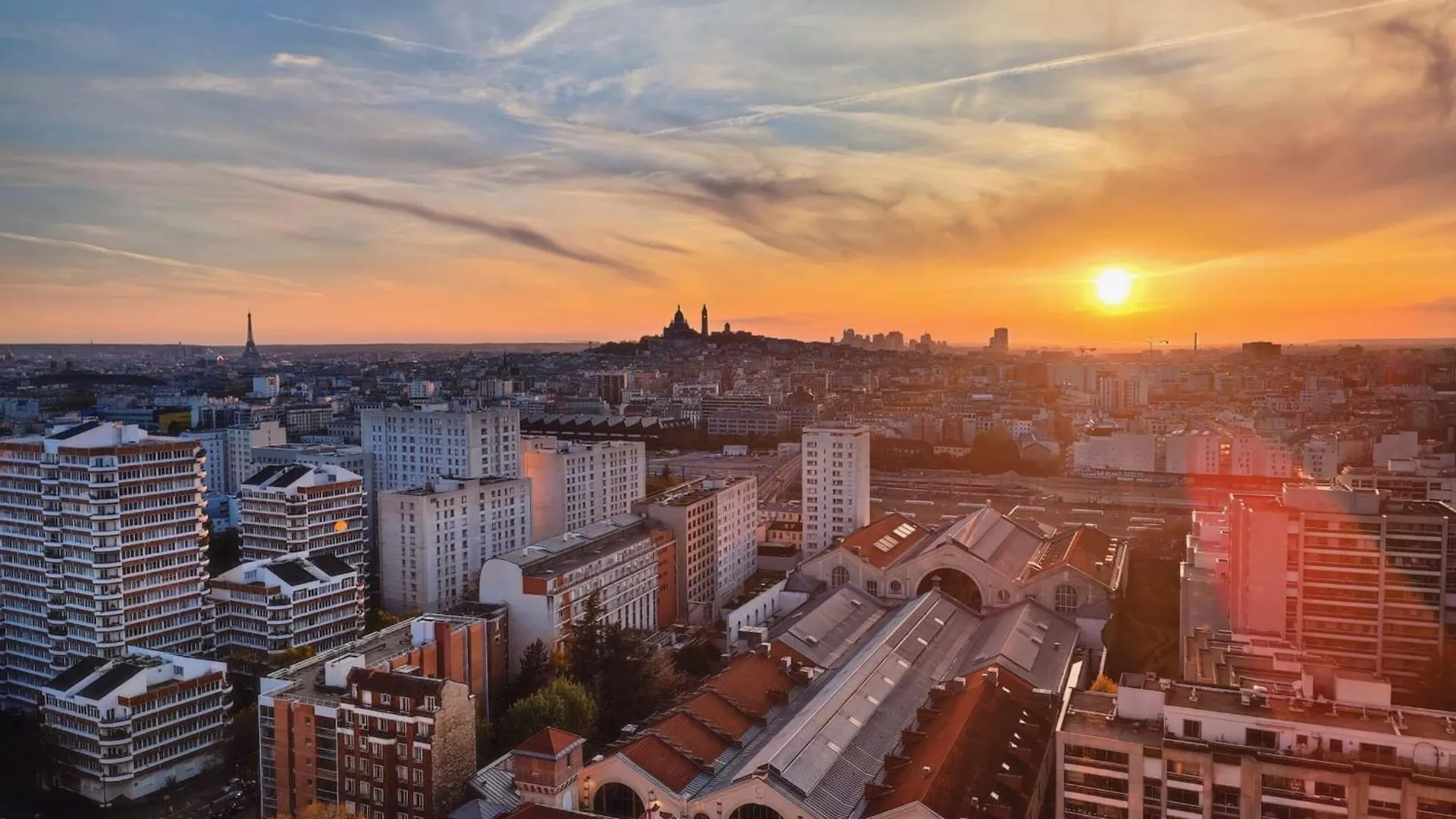 Lovely T2 With Breathtaking Views Of Париж